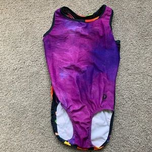 i’m selling a gymnastics leotard from plum practice wear!!! size adult small!